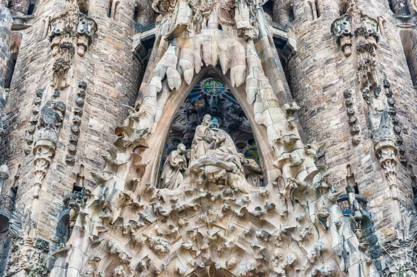 Detail fasády zrození, Sagrada Familia, Barcelona, Španělsko — Stock fotografie