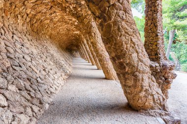 Sütunlu yol, Park Guell, Barcelona, Katalonya, İspanya