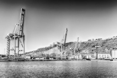 Barcelona, Katalonya, İspanya ticari limanından Konteyner Vinç