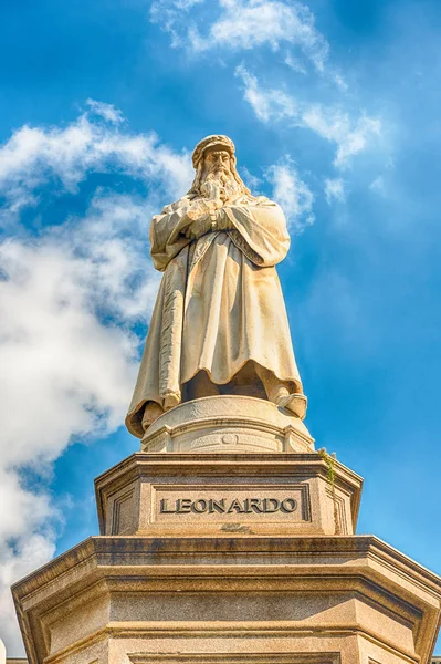 Pomnik Leonarda da Vinci w Mediolanie, Włochy — Zdjęcie stockowe