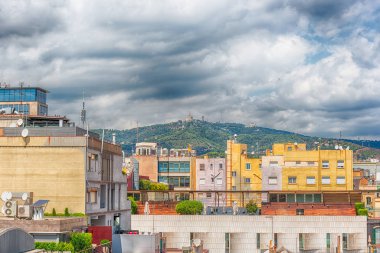 Merkezi Barcelona, Katalonya, İspanya çatılarının üzerinden havadan görünümü