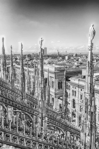 Aerial view from the roof of the Cathedral, Milan, Italy — Stock Photo, Image