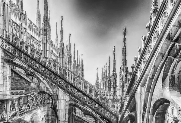 Spiers and statues on the gothic Cathedral of Milan, Italy — Stock Photo, Image
