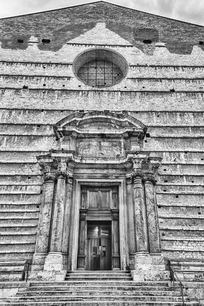 Facade of the Cathedral of Perugia, Italy — Stock Photo, Image