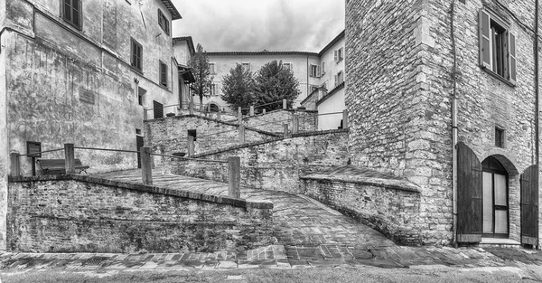 Vista panorámica de una rampa panorámica en Gubbio, Umbría, Italia — Foto de Stock