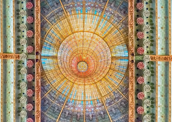 Stained-glass skylight, Palau de la Musica Catalana, Barcelona, Catalonia, Spain — Stock Photo, Image