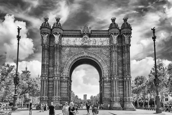 Arco del Triunfo, icónico arco triunfal en Barcelona, Cataluña, España — Foto de Stock