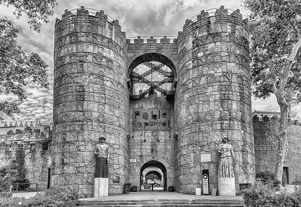 Ingresso principale del villaggio Poble Espanyol, Barcellona, Catalogna, Spagna — Foto Stock