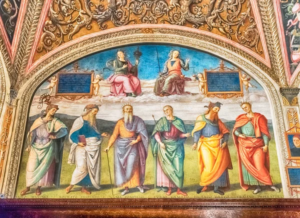 Интерьеры Collegio del Cambio, историческое здание в Перудже, Италия — стоковое фото