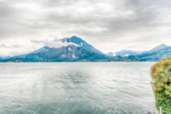 Fondo desenfocado con vista sobre el Lago de Como desde Varenna, Italia —  Fotos de Stock