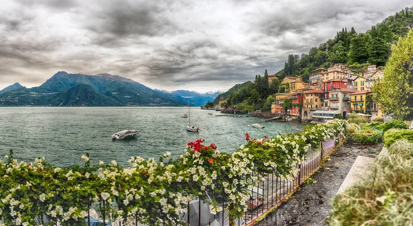 The picturesque village of Varenna over the Lake Como, Italy — Stock Photo, Image