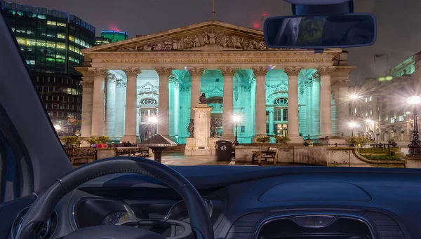 Autovoorruit van het Royal Exchange Building, Londen, Verenigd Koninkrijk — Stockfoto