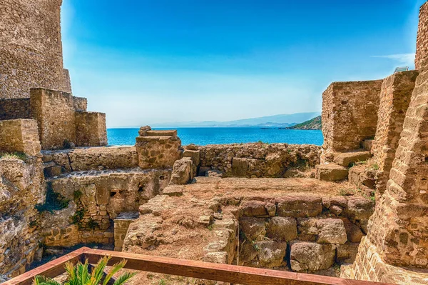 View of the Aragonese Castle, Isola di Capo Rizzuto, Italy — Stock Photo, Image