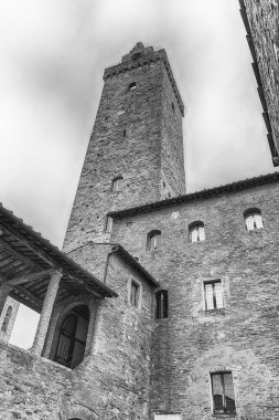 Torre Grossa manzarası, en uzun ortaçağ kulesi ve San Gimignano, Toskana, İtalya 'nın merkez meydanındaki en önemli gösterilerden biri.
