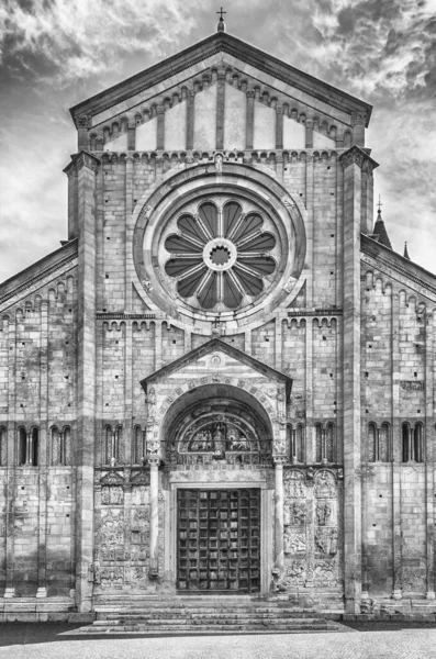 Fassade Der Kathedrale San Zeno Wahrzeichen Von Verona Italien — Stockfoto