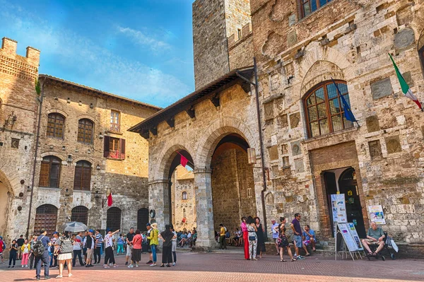 San Gimignano Italien Juni Szenische Ansicht Des Domplatzes Der Mittelalterlichen — Stockfoto