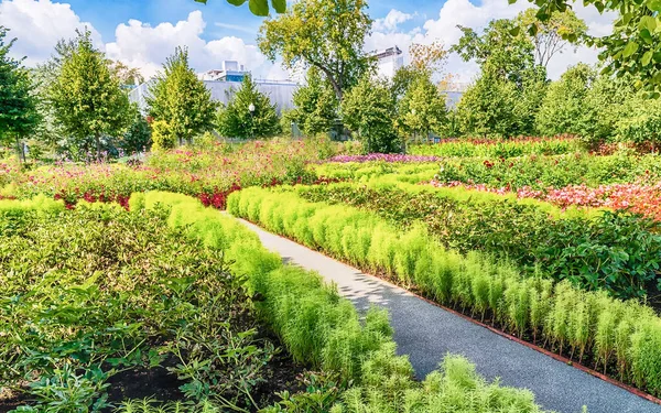 Idillic Garden Släpper Gorky Park Centrala Moskva Ryssland — Stockfoto