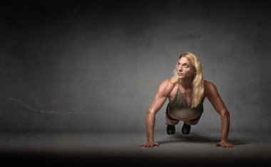 atletik kadın için ittirir