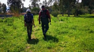 Hisaronu Orhaniye, Marmaris - Mugla / Türkiye. Çift Hisaronu 'da yürüyüşe çıkıyor..