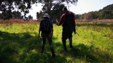 Hisaronu Orhaniye, Marmaris - Mugla / Türkiye. 12 Mart 2020. Reedy arasında alabalık avı. Hisaronu.Bass avı Hisaronu 'da Reedy arasında. Güneşli bir günde balık tutmak.