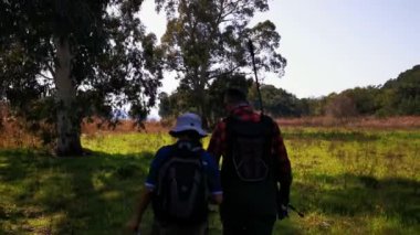 Hisaronu Orhaniye, Marmaris - Mugla / Türkiye. Çift Hisaronu 'da yürüyüşe çıkıyor..