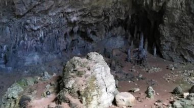 Marmaris, Mugla-Türkiye. Nimara mağarası yakınlarında Türkiye 'nin doğası. Marmaris kasabası bölgesi. Boğa Dağları.