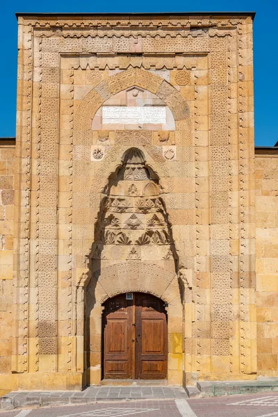 阿拉丁 Alaaddin Alaeddin 清真寺位于奈杰尔的历史城堡中 该清真寺建于1223年 位于鲁姆苏丹国的Keyqubad一世 12201237年 统治时期 — 图库照片