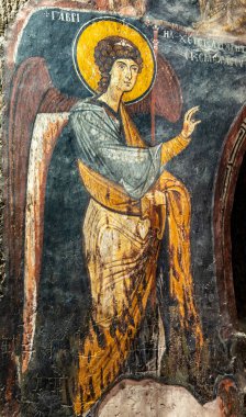 Türkiye 'nin Nigde kentindeki Gumusler Yeraltı Manastırı Avlusu. Gumusler Manastırı harabeleri ve manastır döneminin en önemli dini merkezlerinden biriydi..