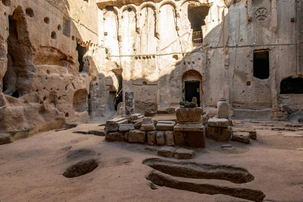 Gumusler Underground Monastery Courtyard Nigde Turquia Ruínas Monastery Gumusler Monastery — Fotografia de Stock