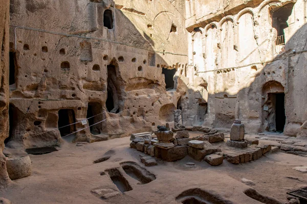 Gumusler Underground Monastery Courtyard Nigde Turquia Ruínas Monastery Gumusler Monastery — Fotografia de Stock