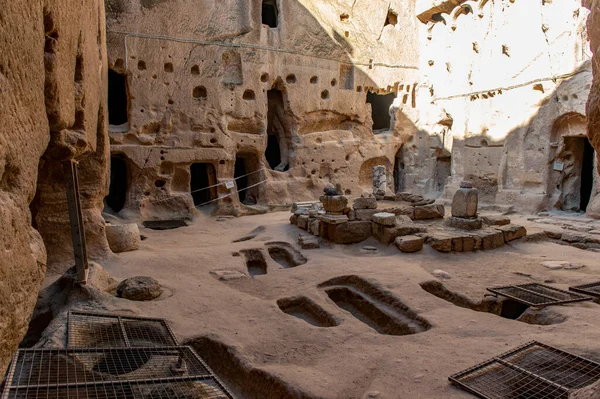 Gumusler Underground Monastery Courtyard Nigde Turquia Ruínas Monastery Gumusler Monastery — Fotografia de Stock