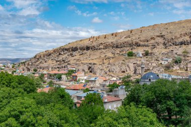 Kayseri City 'deki tarihi Gesi Evleri. Gesi, Kayseri - Türkiye. Kapadokya 'nın doğusunda Roma döneminde Caesarea olarak bilinen Kayseri bulunur. Anadolu 'daki birçok insan yerleşkesi gibi Kayseri' nin de uzun bir geçmişi ve zengin bir kültürel mirası var..