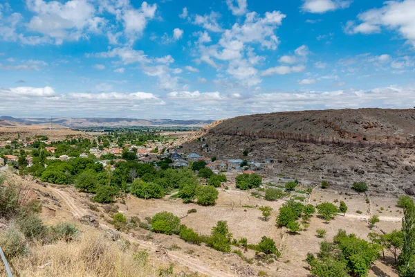 Kayseri City 'deki tarihi Gesi Evleri. Gesi, Kayseri - Türkiye. Kapadokya 'nın doğusunda Roma döneminde Caesarea olarak bilinen Kayseri bulunur. Anadolu 'daki birçok insan yerleşkesi gibi Kayseri' nin de uzun bir geçmişi ve zengin bir kültürel mirası var..