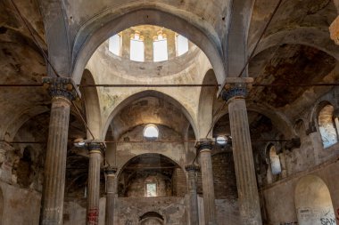 Germir, Kayseri 'deki Panayia Kilisesi (Kimisis tis Teotoku) - Kapadokya' nın doğusunda, Roma döneminde Caesarea olarak bilinen Kayseri adlı şehir, Türkiye 'nin 1000 yıllık Eski Ticaret Merkezi yer almaktadır.. 