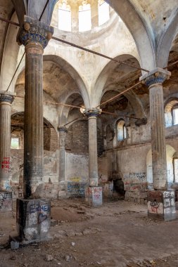 Germir, Kayseri 'deki Panayia Kilisesi (Kimisis tis Teotoku) - Kapadokya' nın doğusunda, Roma döneminde Caesarea olarak bilinen Kayseri adlı şehir, Türkiye 'nin 1000 yıllık Eski Ticaret Merkezi yer almaktadır.. 