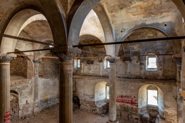 Germir, Kayseri 'deki Panayia Kilisesi (Kimisis tis Teotoku) - Kapadokya' nın doğusunda, Roma döneminde Caesarea olarak bilinen Kayseri adlı şehir, Türkiye 'nin 1000 yıllık Eski Ticaret Merkezi yer almaktadır.. 