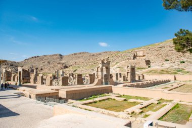 Şiraz - İran. 24 Nisan 2017. Persepolis 'e hoş geldiniz. Antik dünyanın en büyük harikalarından biri olan Persepolis sadece büyük bir mimari değil, aynı zamanda büyük bir fikri de somutlaştırıyor.. 