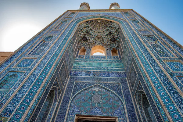Masjed-e Jameh, Esfahan, İran 'da. Nisan 2017. Jameh kompleksi gerçek bir İslami mimari müzesi olmakla birlikte hala işlevini sürdürüyor..