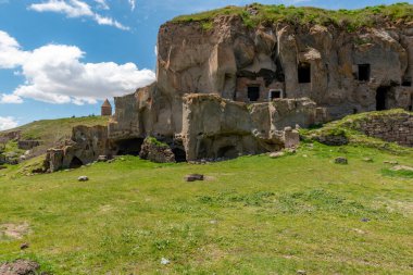 Ahlat, Bitlis, Türkiye. Ahlat Emir Bayindir Köprüsü ve Antik Harabesehir.