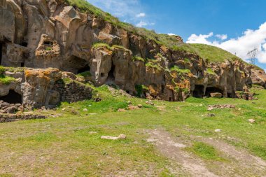 Ahlat, Bitlis, Türkiye. Ahlat Emir Bayindir Köprüsü ve Antik Harabesehir.