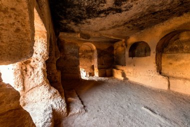 Dara (Anastasiopolis) Antik Şehir. Mezopotamya. Mardin, Türkiye. Dara Antik Şehir, Mezopotamya 'nın en önemli yerleşimlerinden biri..