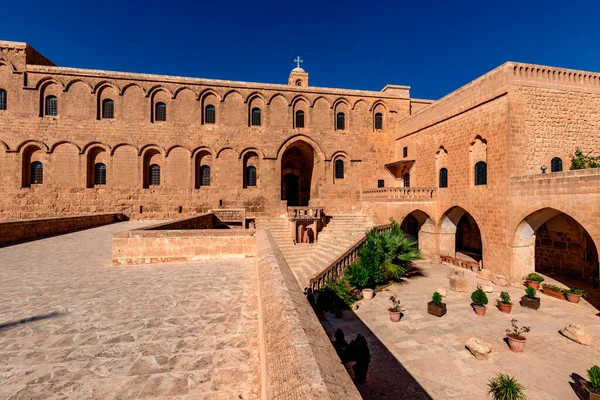 Artuklu, Mardin / Türkiye 10 Haziran 2018. Mardin 'deki Deyrulzafaran Manastırı ve Suriye Ortodoks ataerkil sohbeti (Deyrul Zafaran Manastiri).