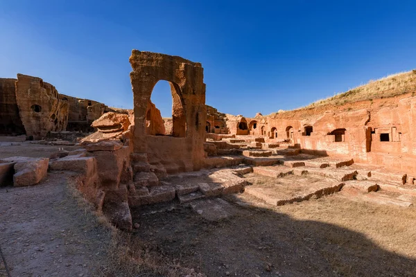 Dara (Anastasiopolis) Antik Şehir. Mezopotamya. Mardin, Türkiye. Dara Antik Şehir, Mezopotamya 'nın en önemli yerleşimlerinden biri..