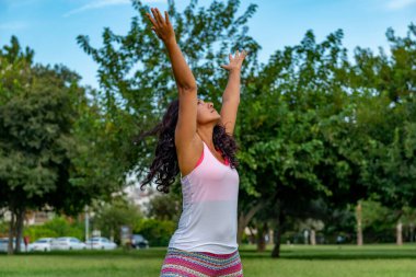 Muratpasa, Antalya / Türkiye - 12 Eylül 2019. Yoga ve sükunet Antalya Falez Park, Türkiye. 