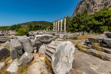 Aydın - Türkiye. Haziran 03, Priene Antik Şehir Harabeleri. Soke, Aydın - Türkiye. Priene, Türkiye 'nin batısında Miletus' un hemen kuzeyinde yer alan antik bir Yunan kentidir. Eski bir Yunan kutsal şehriydi.