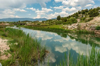 Korkuteli, Antalya / Türkiye. 30 Nisan 2018 Korkuteli Baraj ve Bahar Çiçekleri.