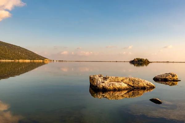 Demre, Antalya - Türkiye. Demre, Antalya 'daki Beymelek Balıkhavuzu - Türkiye. 