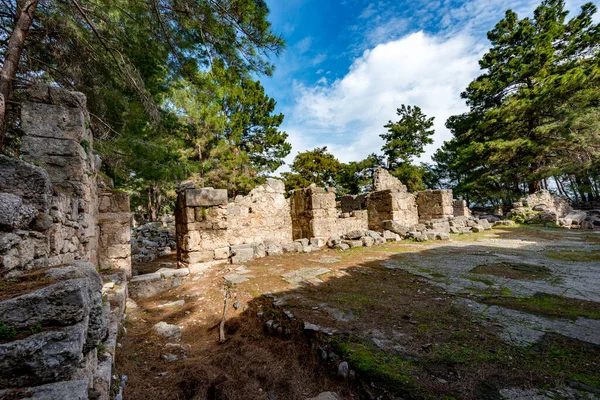 ケメル アンタルヤ トルコ 2018年2月19日 TekirovaケメルでPhaselisの古代都市 アンタルヤ トルコ 紀元前1世紀 ファセリスは古代の港町でもある — ストック写真