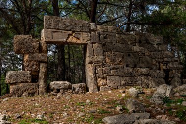 Kemer, Antalya - Türkiye. 19 Şubat 2018. Tekirova Kemer, Antalya 'daki Antik Phaselis Şehri. 7. M.Ö. yüzyıl, Phaselis aynı zamanda antik bir liman şehridir.. 