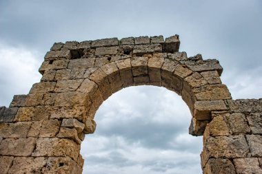 Antalya, hindi. 20 Şubat 2018. Antalya 'nın 19 km doğusundaki Perge Antalya antik kenti, Antalya' nın en önemli şehirlerinden biriydi..